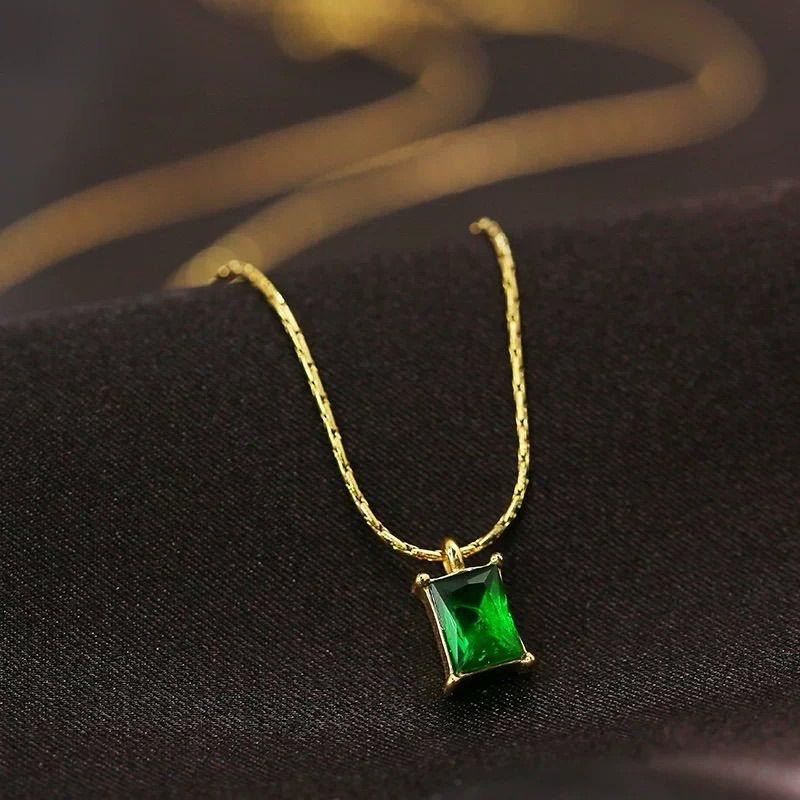 Emerald Pendant for Daily Wear