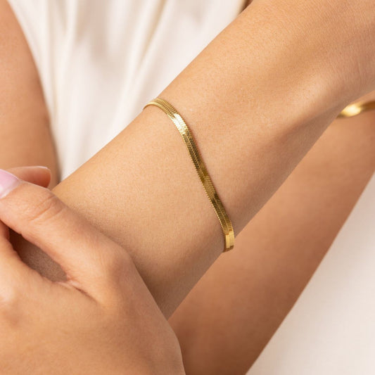 Minimal Gold Bracelet