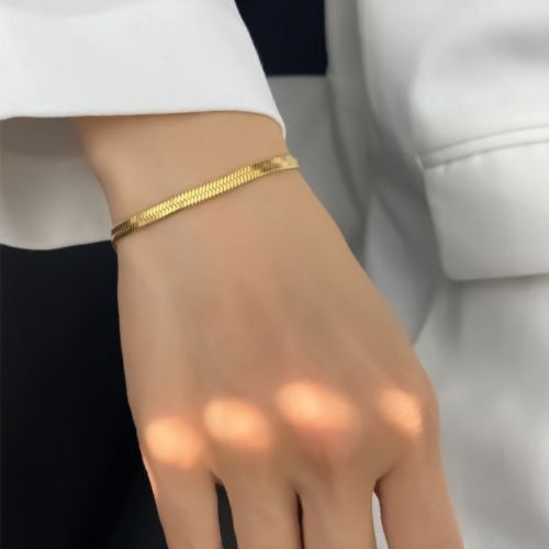 Minimal Gold Bracelet